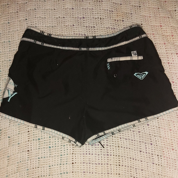 Womens Roxy board shorts. Size 7 - Picture 2 of 5